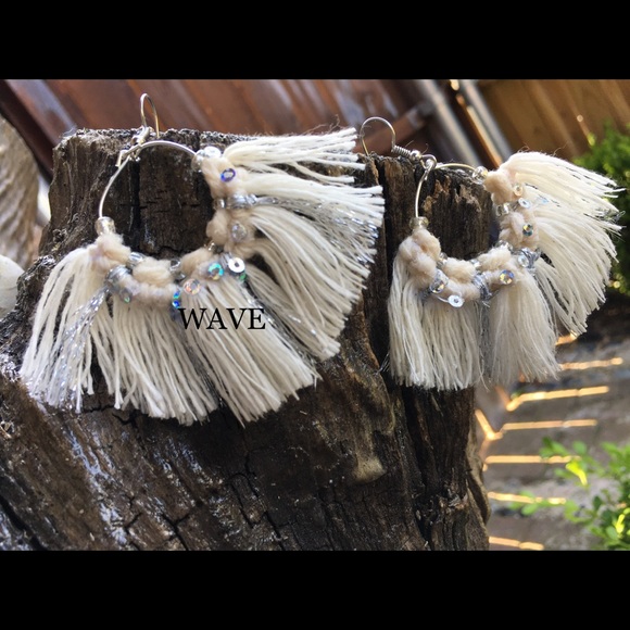 Custom designed macrame earrings - Picture 4 of 4
